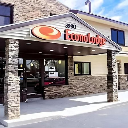 Econo Lodge Rochester I-90 & I-390 Exterior photo